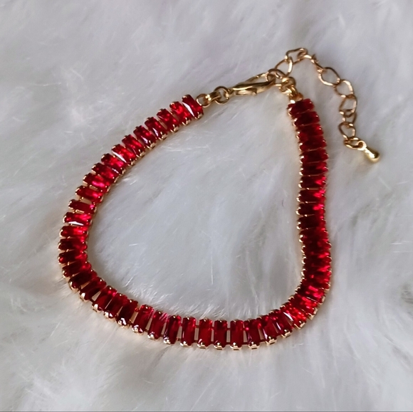 Red Rhinestone Gold Chain Bracelet - Picture 4 of 12